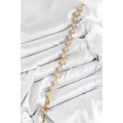 BUĞZ Pirinç Zirkon Taşlı Yonca Baget Model Gold Renk VIP Seri Kadın Bileklik - Lisinya