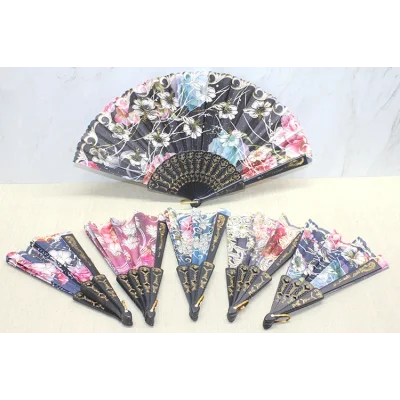 BUĞZ Plastik Çiçek Desenli Yelpaze