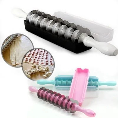  Pratik 9 Bıçaklı Mantı Kesme Merdanesi