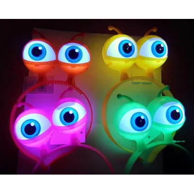  Rengarenk 3 Farklı Fonksiyonda Yanan Led Işıklı Uzaylı Göz Taç 1 Adet 18x12 cm