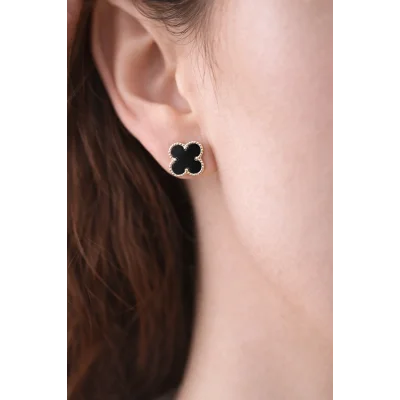 BUĞZ Siyah Yonca Figürlü Çelik Küpe MODEL 1 – Kararmaz, Paslanmaz, Minimal & Şık Kadın Küpesi