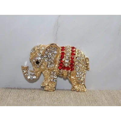 BUĞZ Swaroski Taşlı Magnet Alk4151