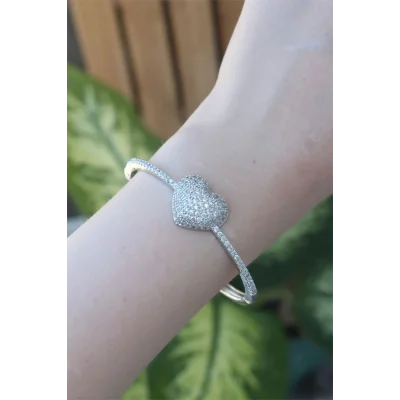 BUĞZ Vip Seri Pirinç Zirkon Taşlı Gümüş Renk Kalp Model Kelepçe - Lisinya