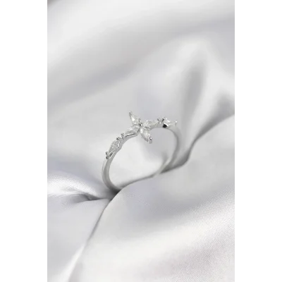 BUĞZ Yıldız Model Zirkon Taşlı Gümüş Renk Kadın Yüzük