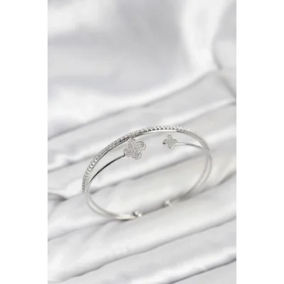 BUĞZ Yonca Model Pirinç Gümüş Renk Kadın Bileklik