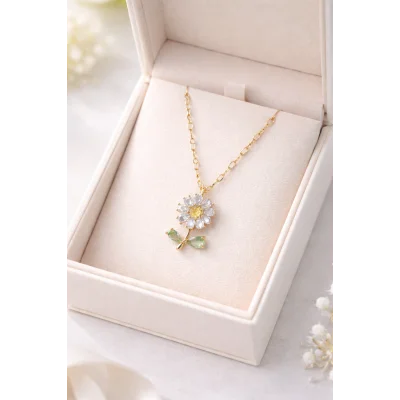 BUĞZ Zirkon Taşlı Çiçek Figürlü Gold Renk Çelik Kolye MODEL 11 – Kararmaz, Şık ve Zarif Tasarım