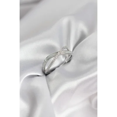 BUĞZ Zirkon Taşlı Sarmal Sedefli Gümüş Renk Kadın Yüzük