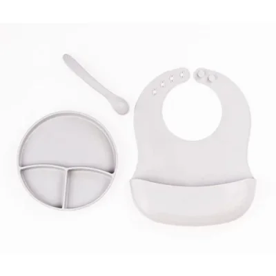 Gri 3’lü Silikon Yemek Seti – Önlük + Diş Kaşıyıcılı Kaşık + Vakumlu Tabak