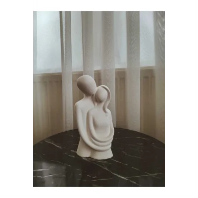 Biblo Sevgili sarılmış aşıklar beyaz biblo