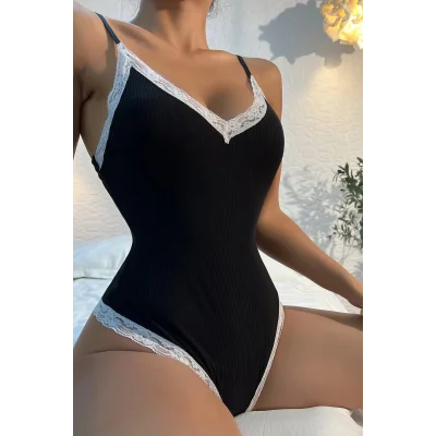 Kadın Beyaz Dantel Işlemeli Siyah Tulum Gecelik