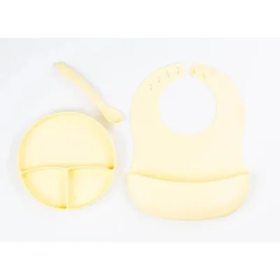 Sarı 3’lü Silikon Yemek Seti – Önlük + Diş Kaşıyıcılı Kaşık + Vakumlu Tabak