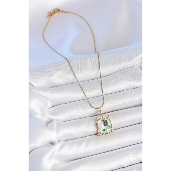 BUĞZ 316L Çelik Gold Renk Zincir Mavi Mineli Çiçek İşlemeli İnci Detay Portre Model Kadın Kolye - BUĞZ