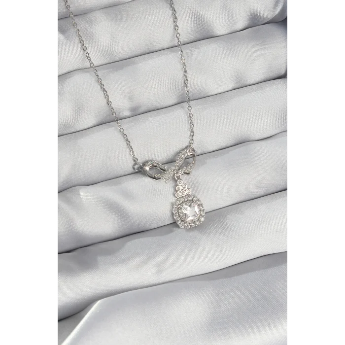 BUĞZ 316L Çelik Gümüş Renk Fiyonk Detay Zirkon Taşlı Tektaş Kolye