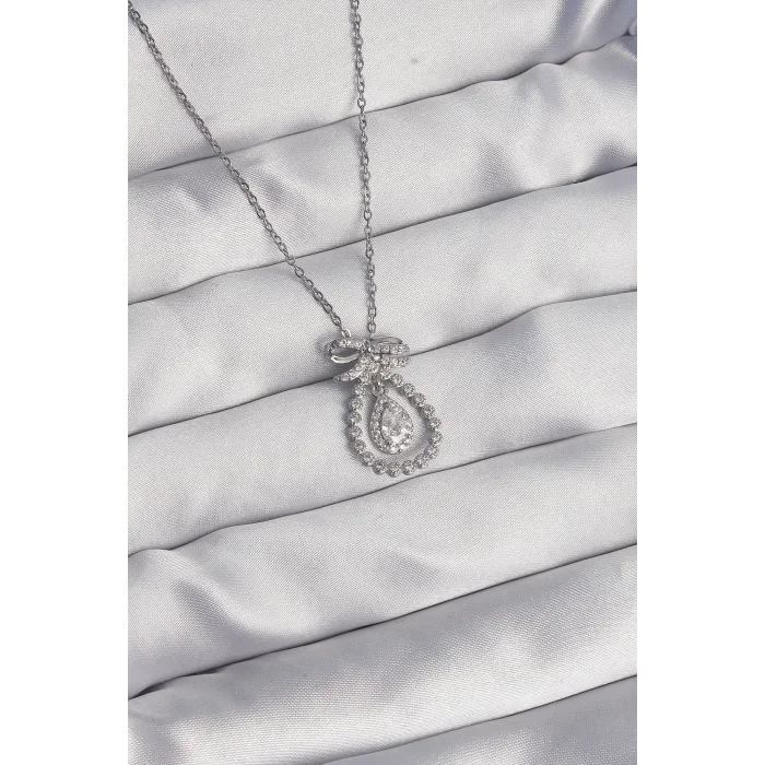 BUĞZ 316L Çelik Gümüş Renk Fiyonk Detaylı Zirkon Taşlı Damla Model Kolye