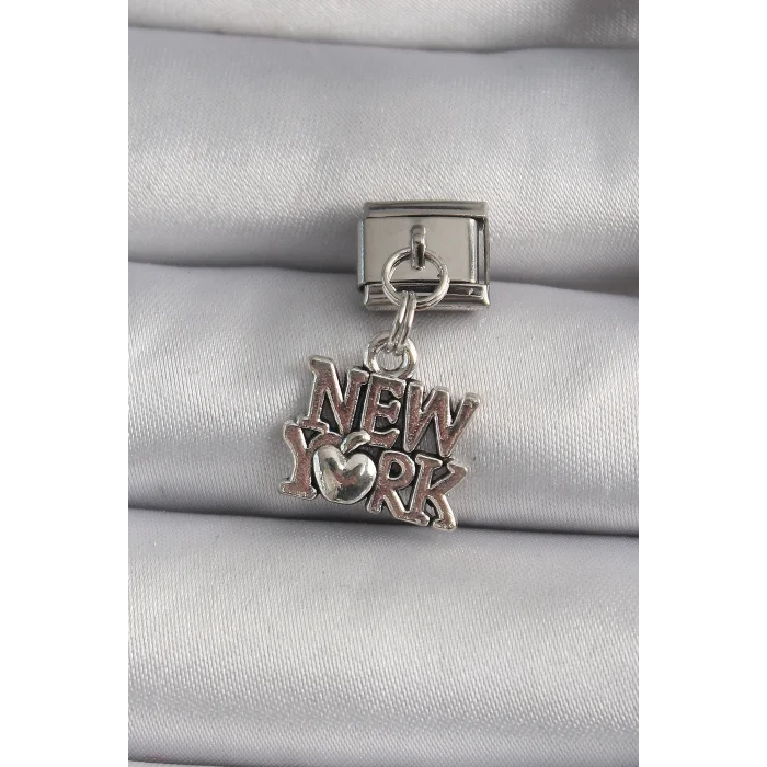 BUĞZ 316L Çelik Gümüş Renk Sallantı New York Yazı Model Nomination Charm