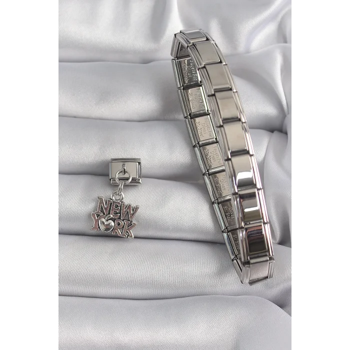 BUĞZ 316L Çelik Gümüş Renk Sallantı New York Yazı Model Nomination Charm