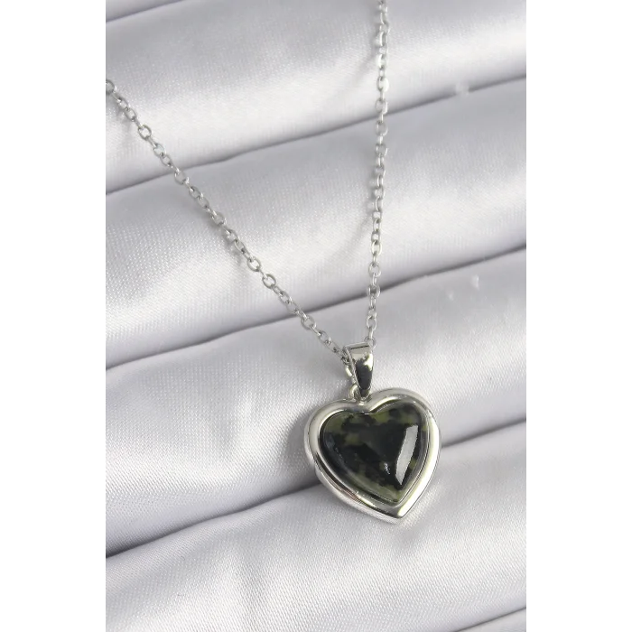 BUĞZ 316L Çelik Gümüş Renk Yeşil Mineli Kalp Model Kadın Kolye