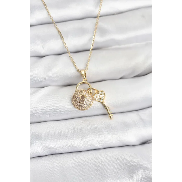 BUĞZ 316L Çelik Zincir Gold Renk Kilit Anahtar Model Zirkon Taşlı Kadın Kolye