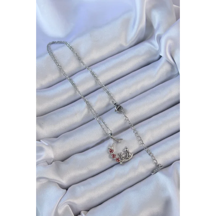 BUĞZ 316L Çelik Zincir Gümüş Renk Kırmızı Gül Detay Kedi Figür Zirkon Taşlı Ay Kolye