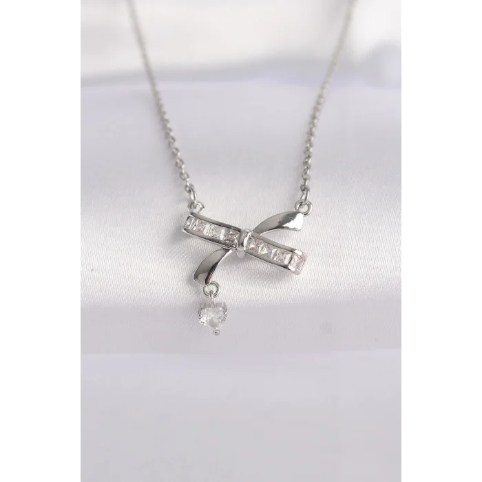 BUĞZ 316L Çelik Zincir Gümüş Renk Zirkon Taşlı Kalp Detay Fiyonk Kolye