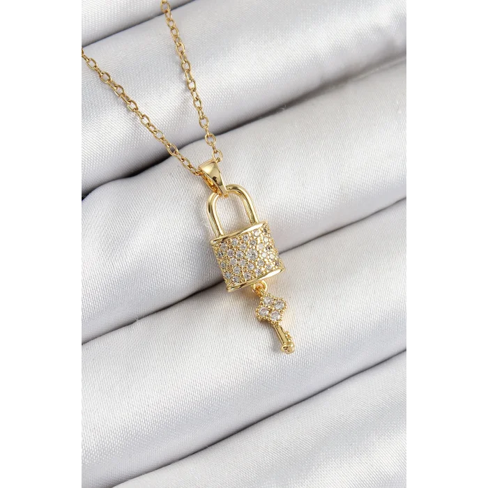 BUĞZ 316L Çelik Zirkon Taşlı Kilit Ve Sallantılı Anahtar Model Gold Renk Kadın Kolye