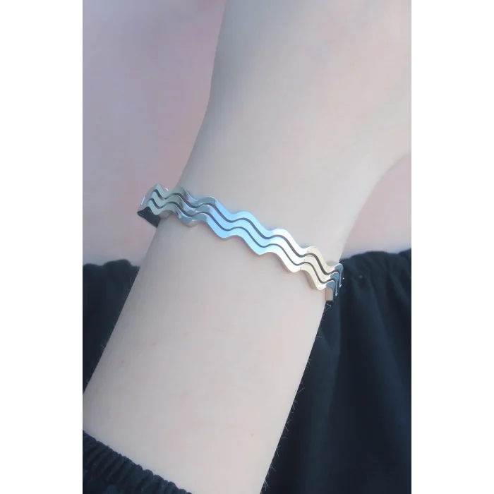 BUĞZ 316L Kararmaz Çelik Gümüş Renk Dalga Model Kelepçe Kadın Bileklik