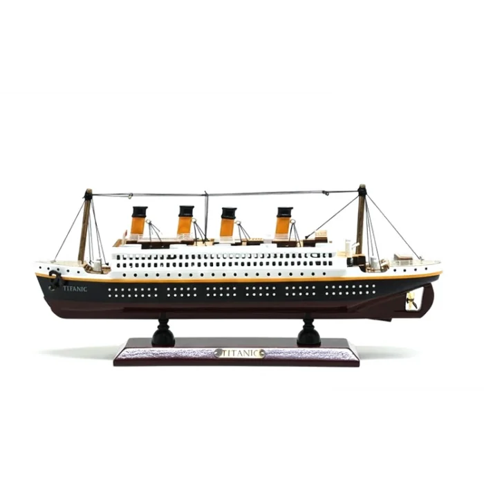 BUĞZ 35x45 cm Özel Tasarım Işıklı Ahşap Titanik Gemi