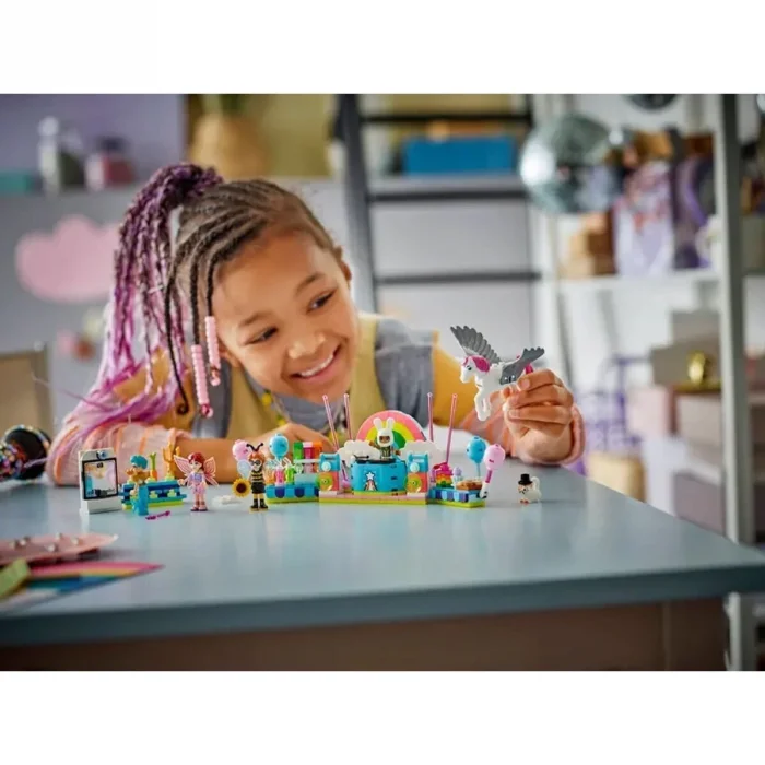 42661 Lego Friends Kostüm Partisi 261 parça +6 yaş