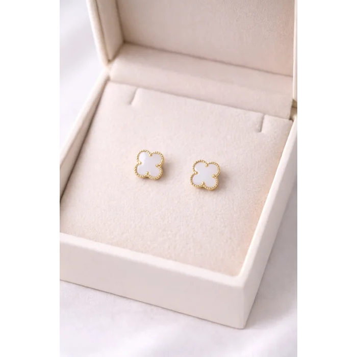 BUĞZ Altın Renk Yonca Figürlü Çelik Küpe MODEL 2 – Kararmaz, Paslanmaz, Minimal & Şık Kadın Küpesi