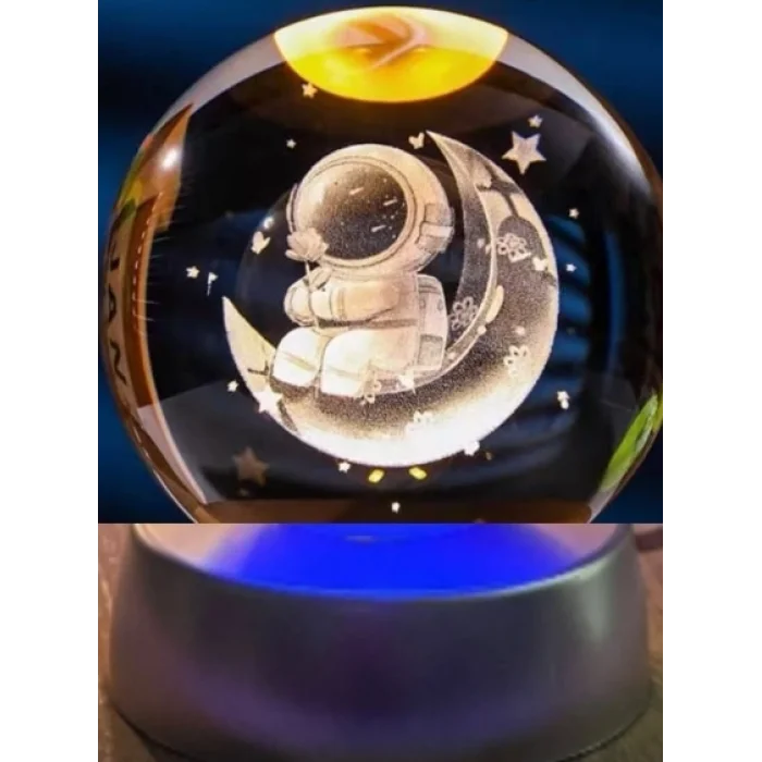BUĞZ Ay Üstünde Astronot Tasarımlı Plastik Altlıklı Işıklı Cam Küre