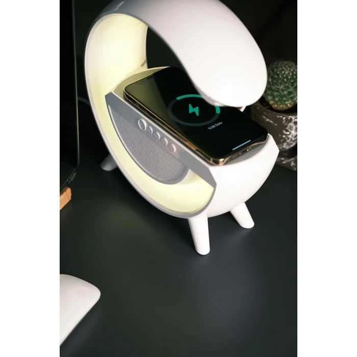 BUĞZ Beyaz Bluetooth Hoparlörlü Masa Lambası, Kablosuz Şarj Özellikli ve 2 Saat Dinleme Süresi