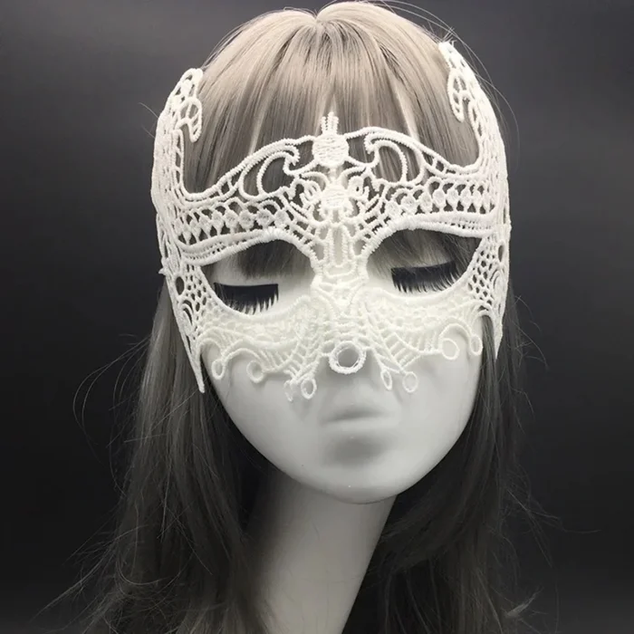 BUĞZ Beyaz Renk Dantel Kesim Balo Maskesi