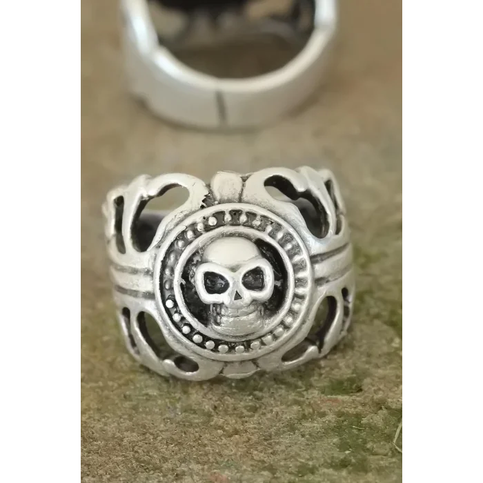 BUĞZ Eskitme Gümüş Renk Metal Kuru Kafa Tasarım Ayarlamalı Erkek Yüzük - BUĞZ