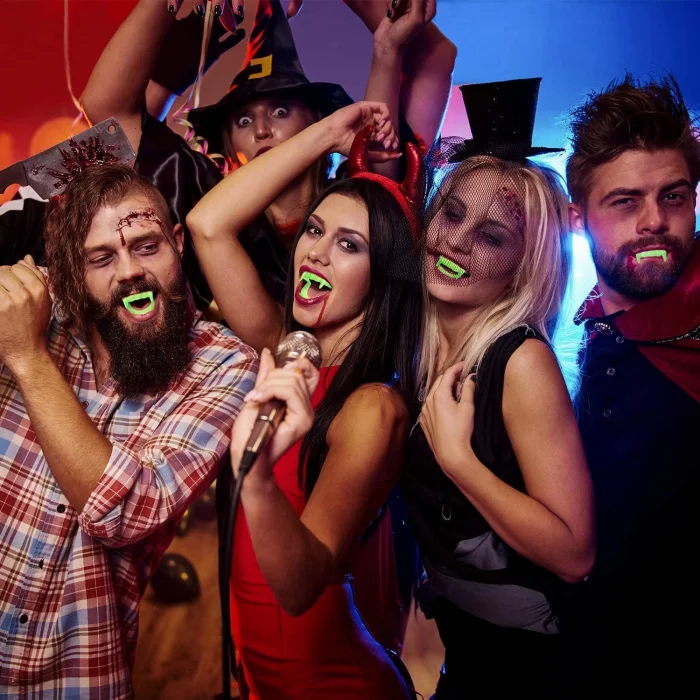 BUĞZ Fosforlu Çift Damak Takma Vampir Dişi