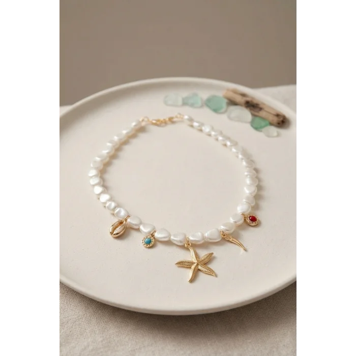 BUĞZ Gold Renk Deniz Temalı Charm Detaylı İnci Kolye
