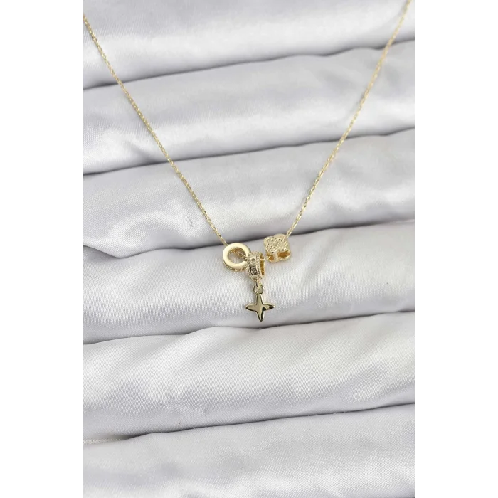 BUĞZ Gold Renk Pirinç Minimal Charmlı Kadın Kolye