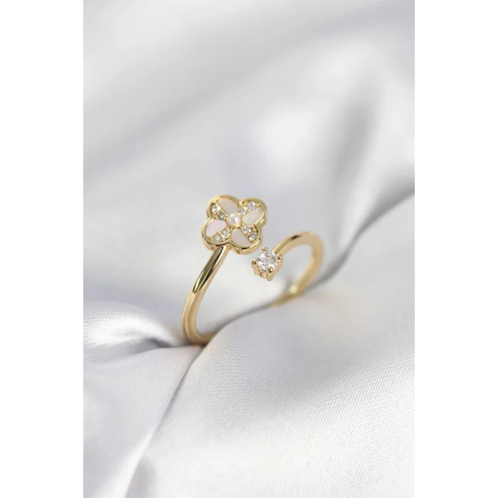 BUĞZ Gold Renk Zirkon Taşlı Yonca Model Kadın Yüzük