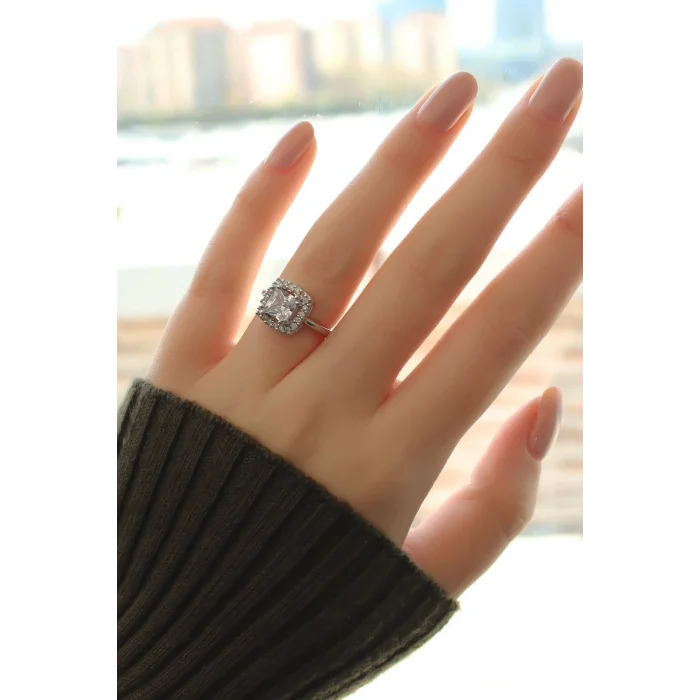 BUĞZ Gümüş Renk Baget ve Zirkon Taşlı Kare Yüzük