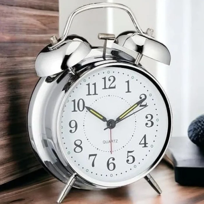 BUĞZ Gümüş Renk Metal Çalar Masa Saati