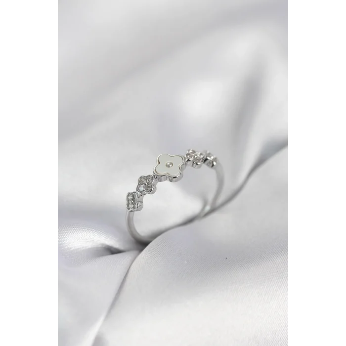 BUĞZ Gümüş Renk Minimal Yonca ve Zirkon Taşlı Kadın Yüzük