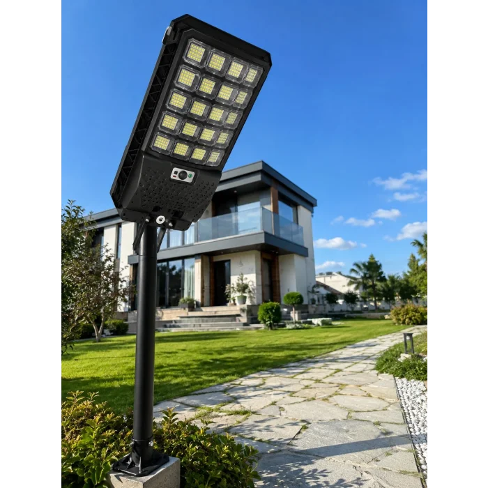 BUĞZ Hareket Sensörlü Solar LED Aydınlatma 3 Modlu Uzaktan Kumandalı Bahçe Lambası
