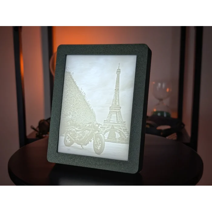 BUGZ Işıklı Resim Çerçevesi, Kişiye özel tasarım, Anılarınızı canlandırın,