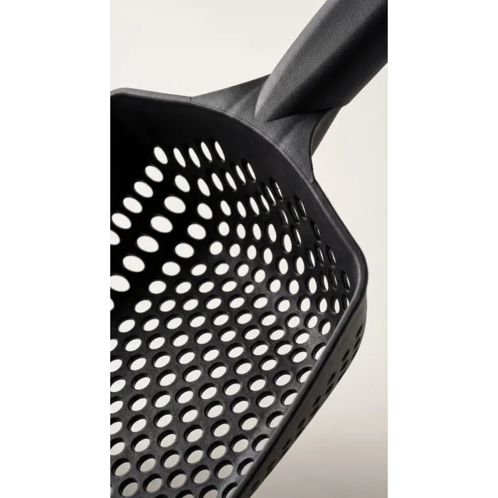 BUĞZ Kedi Kumu Eleme Küreği, Çift Taraflı Tasarımıyla Kum Dağılımını Kontrol Ederken Kullanıcıyı Yormaz