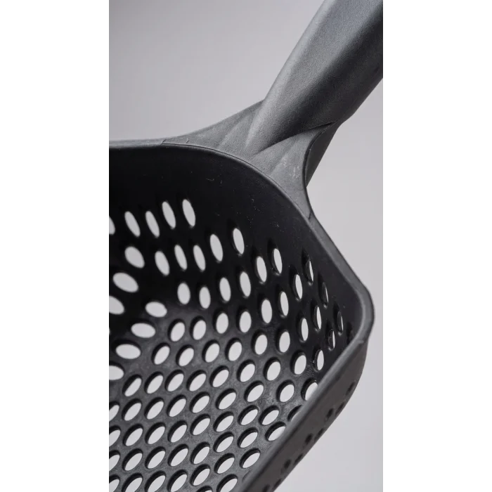 BUĞZ Kedi Kumu Eleme Küreği, Metal gövde ve ince diş yapısıyla hijyenik temizlik amaçlı