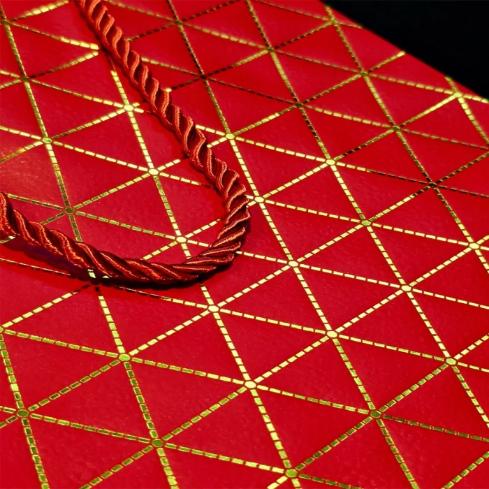 BUĞZ Kırmızı Geometrik Desenli Mini Boy Karton Hediye Çantası