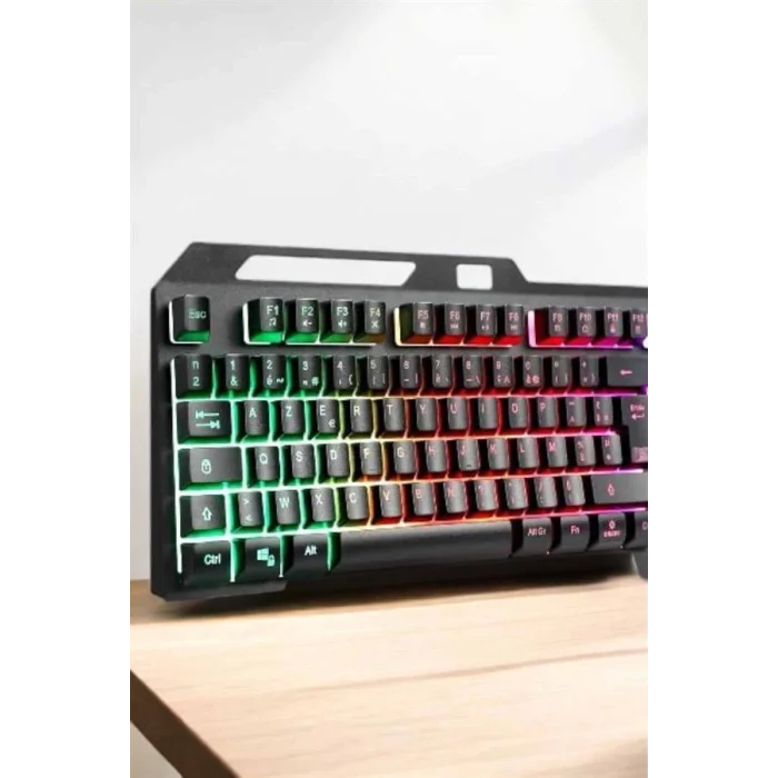 BUĞZ Led Işıklı Oyuncu Klavye Usb Girişli RGB Işıklı Q Klavye Mouse Hediyeli