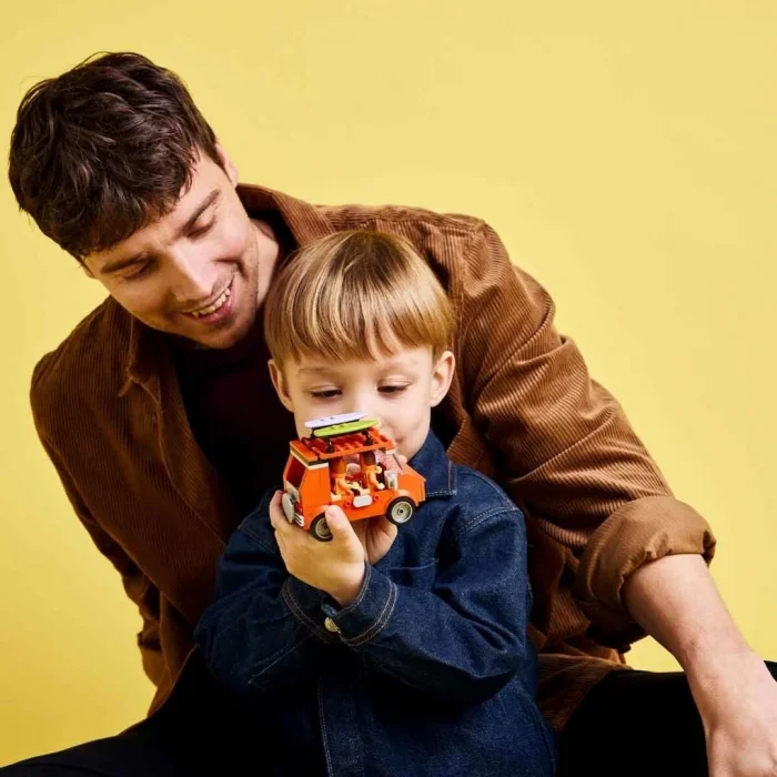 BUĞZ LEGO Bluey: Bluey’nin Ailece Plaj Gezisi 11202