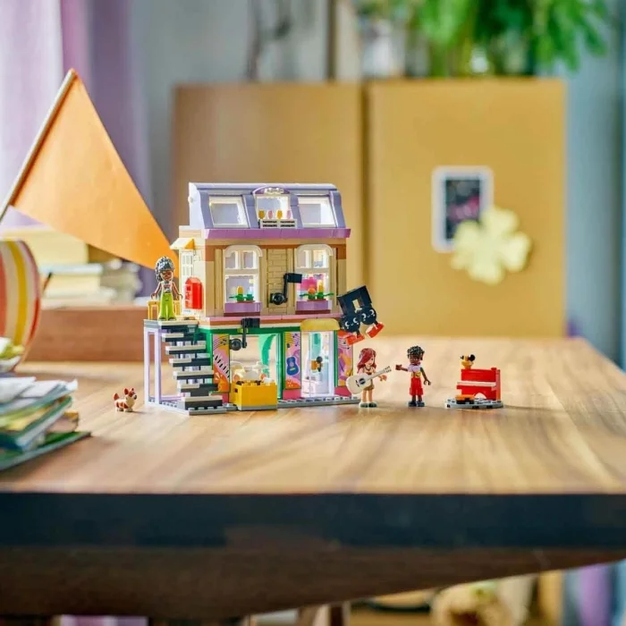  LEGO Friends Müzik Mağazası ve Daire 42653