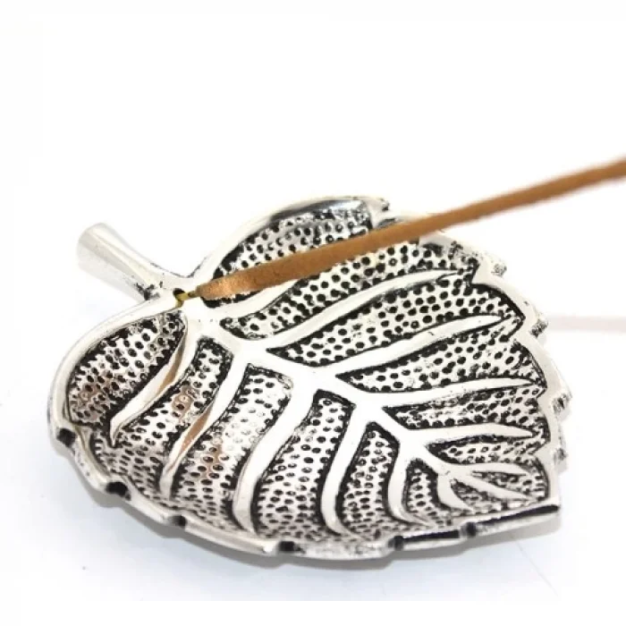  Metal Yaprak Tasarımlı Tütsülük Model 1