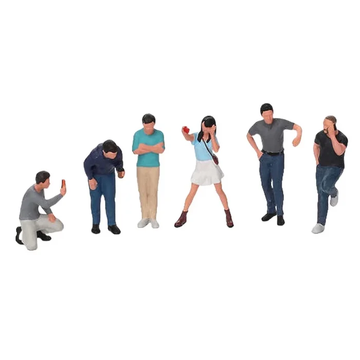  Mini GT 1/64 Figurine: Car Enthusiasts